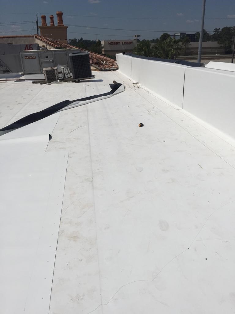 commercial roofer